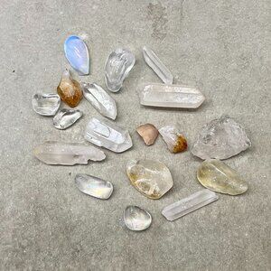 Lot of 18 Healing Crystals